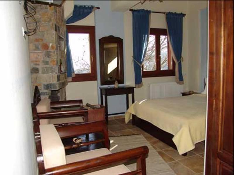 Hotel Erotas Áyios Dhimítrios Habitación foto